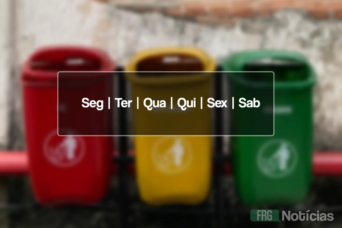 Três lixeiras coloridas lado a lado com a inscrição Seg | Ter | Qua | Qui | Sex | Sab centralizada sobreposta, representando o cronograma semanal de coleta de lixo em Fazenda Rio Grande.